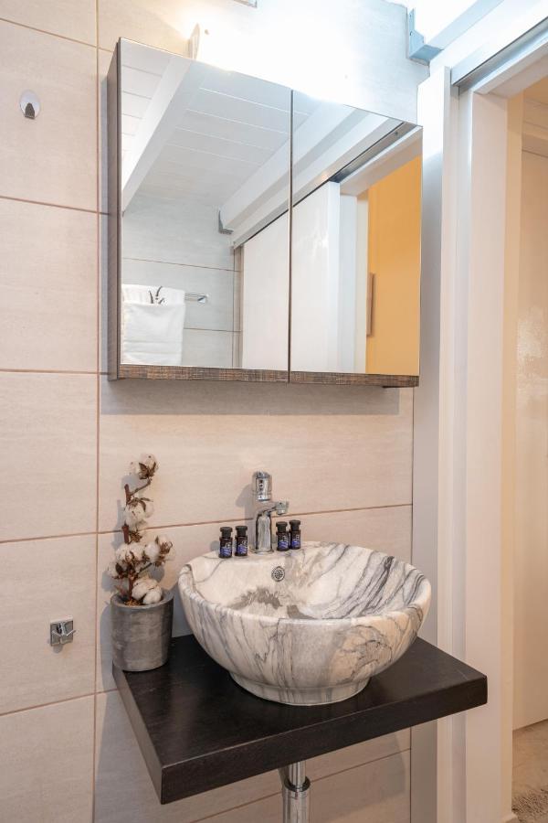 Flowers In The City - Elegant Home In Argostoli Ngoại thất bức ảnh