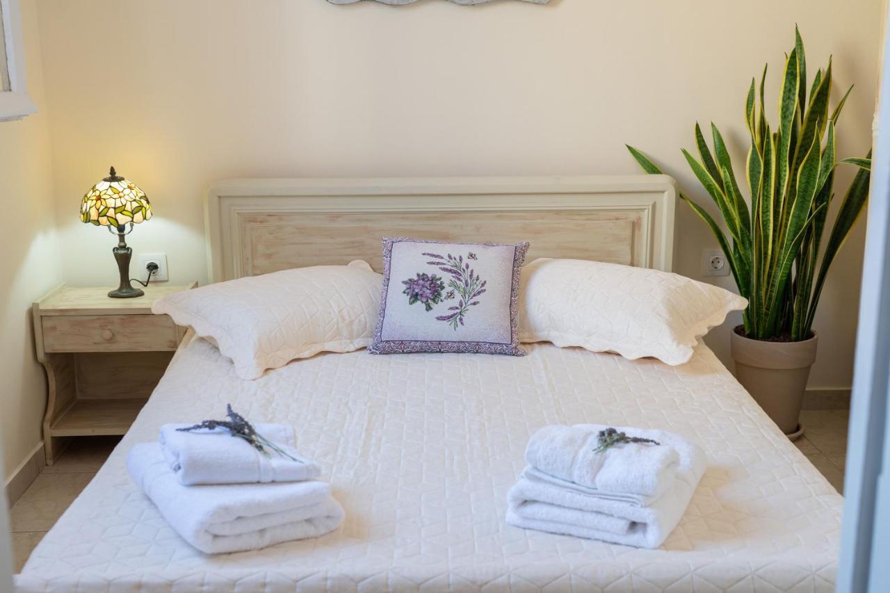 Flowers In The City - Elegant Home In Argostoli Ngoại thất bức ảnh